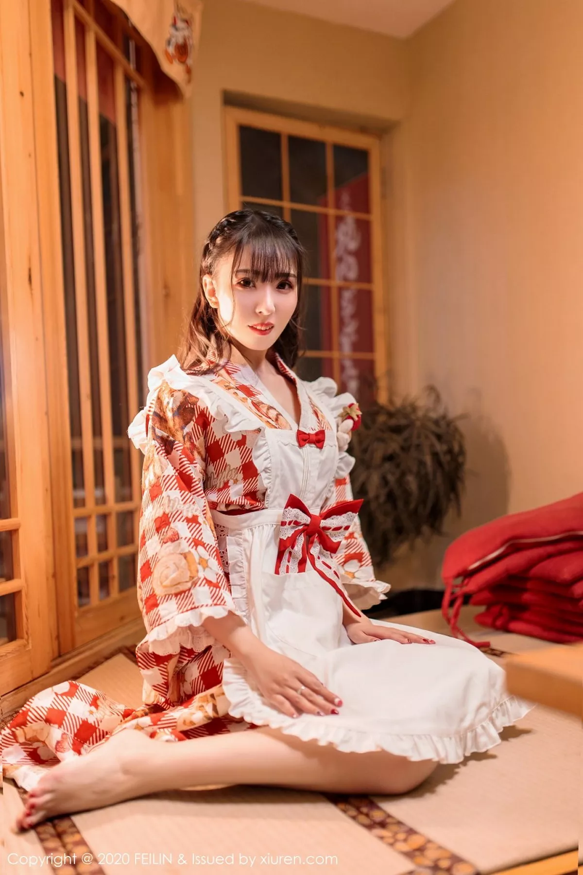 秀人集.com_[FeiLin嗲囡囡]VOL.360_嫩模小波多私房日系风团花锦簇半脱秀凹凸身材诱惑写真50P