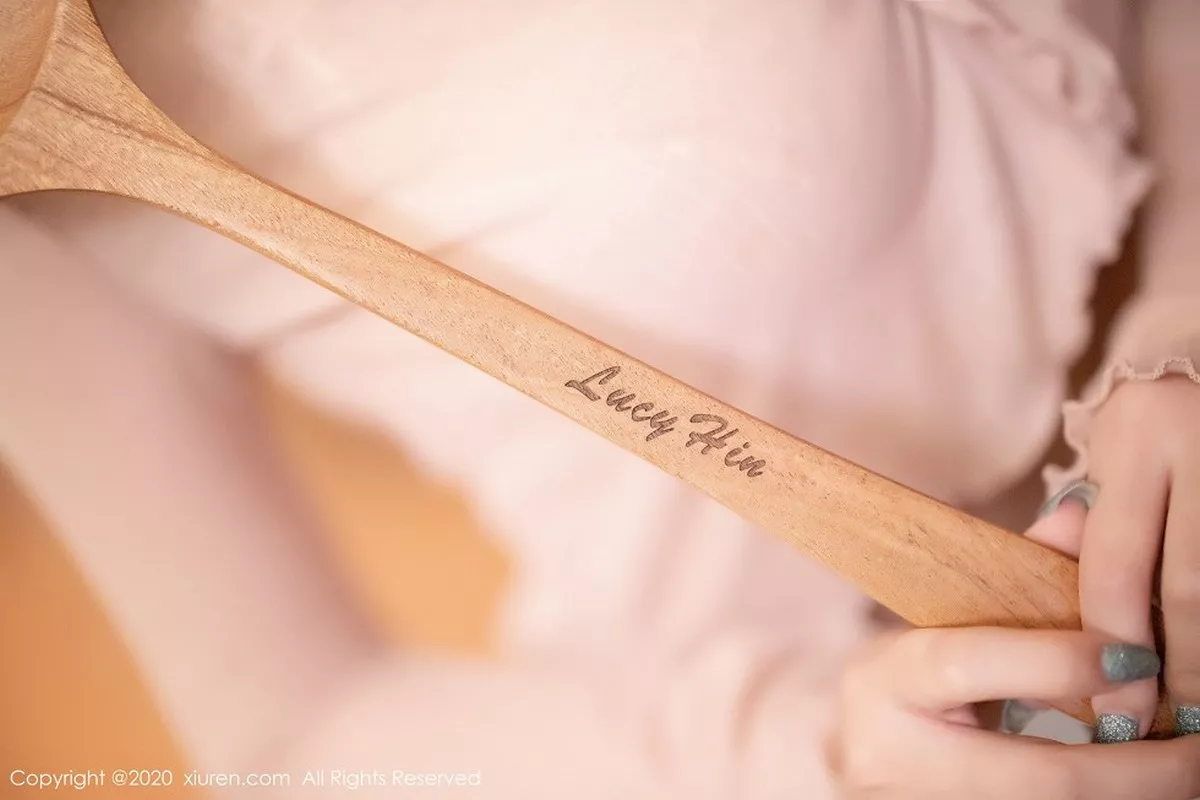 秀人集.com_[XiuRen秀人网]No.2905_女神杨晨晨sugar居家私房娇妻主题粉色内衣秀完美身材诱惑写真70P