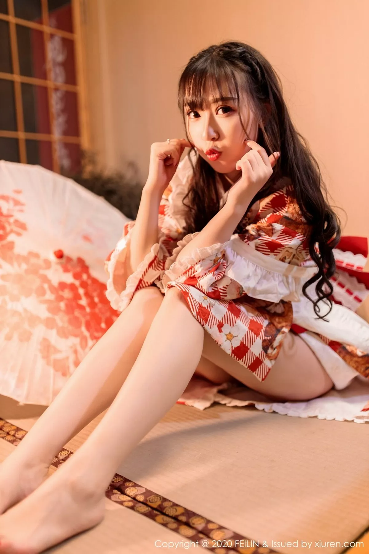 秀人集.com_[FeiLin嗲囡囡]VOL.360_嫩模小波多私房日系风团花锦簇半脱秀凹凸身材诱惑写真50P