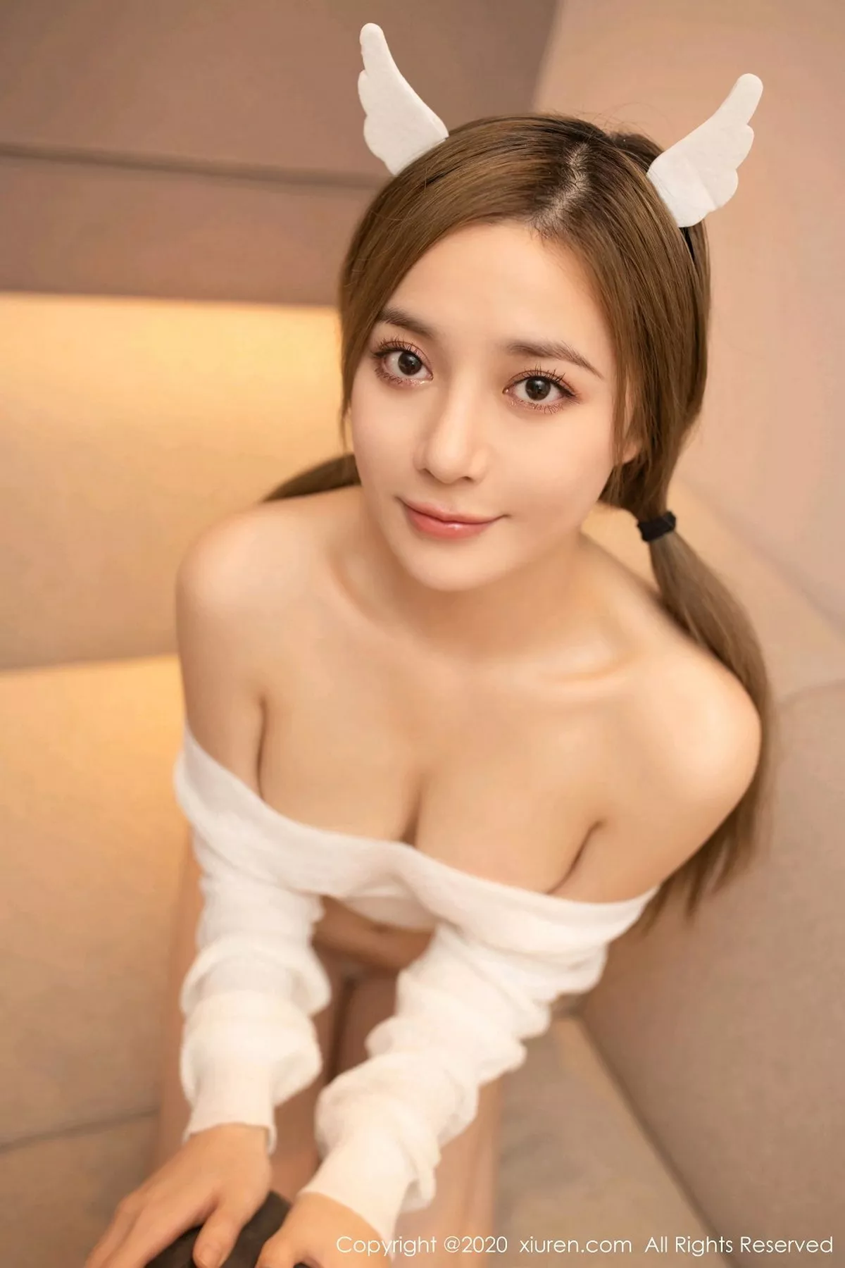 秀人集.com_[XiuRen秀人网]No.2799_嫩模鱼子酱Fish白色小恶魔主题性感白色丁字裤秀翘臀极致诱惑写真51P
