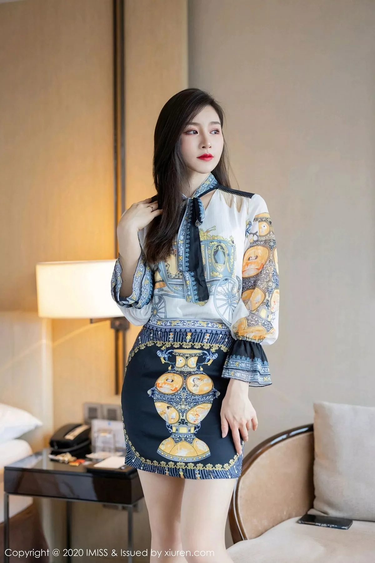 秀人集.com_[IMISS爱蜜社]Vol.525_气质美女Vanessa私房床上性感内衣秀完美身材迷人诱惑写真56P