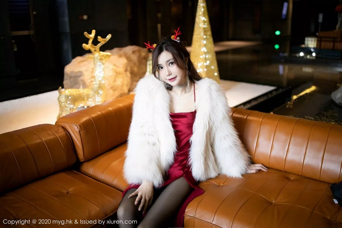 秀人集.com_[MyGirl美媛馆]Vol.471_女神绮里嘉ula圣诞主题私房半脱露无内黑丝裤袜诱惑写真74P