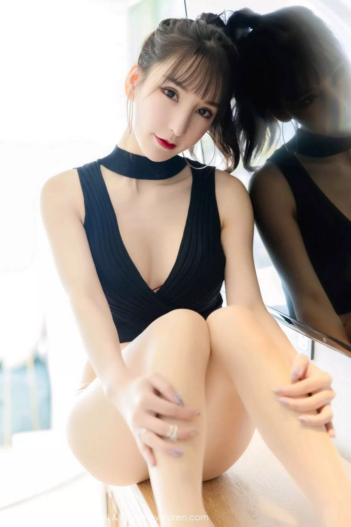 秀人集.com_[YouMi尤蜜荟]Vol.578_女神周于希Sandy大理旅拍私房无内肉丝裤袜秀翘臀诱惑写真43P
