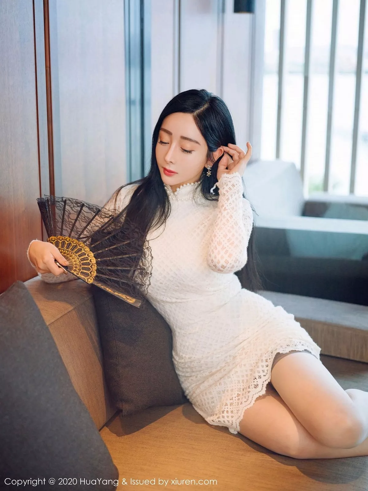 秀人集.com_[HuaYang花漾]Vol.342_嫩模允爾厦门旅拍典雅蕾丝长裙配肉丝裤袜半脱撩人诱惑写真42P