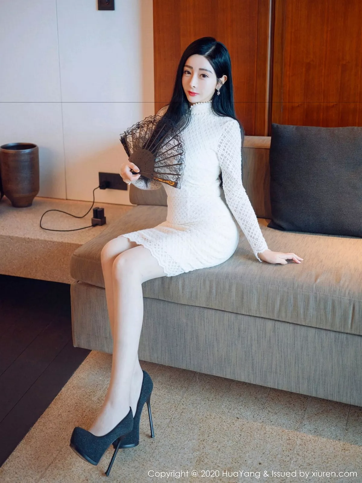 秀人集.com_[HuaYang花漾]Vol.342_嫩模允爾厦门旅拍典雅蕾丝长裙配肉丝裤袜半脱撩人诱惑写真42P
