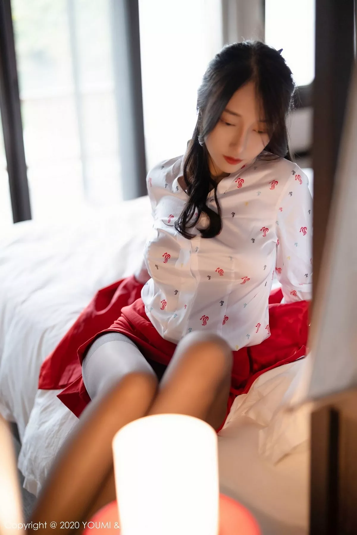 秀人集.com_[YouMi尤蜜荟]Vol.582_美人玥儿玥er杭州旅拍红色空乘制服半脱秀火辣身材诱惑写真95P
