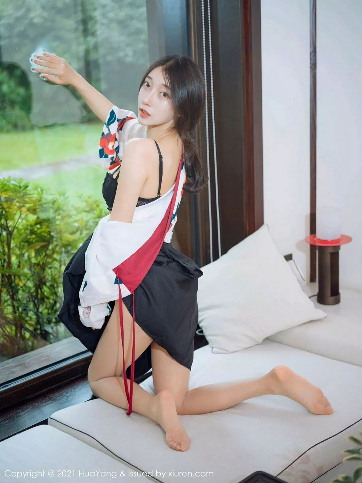 秀人集.com_[HuaYang花漾]Vol.347_模特玥儿玥er杭州旅拍古典和服下超薄肉丝裤袜秀翘臀诱惑写真43P