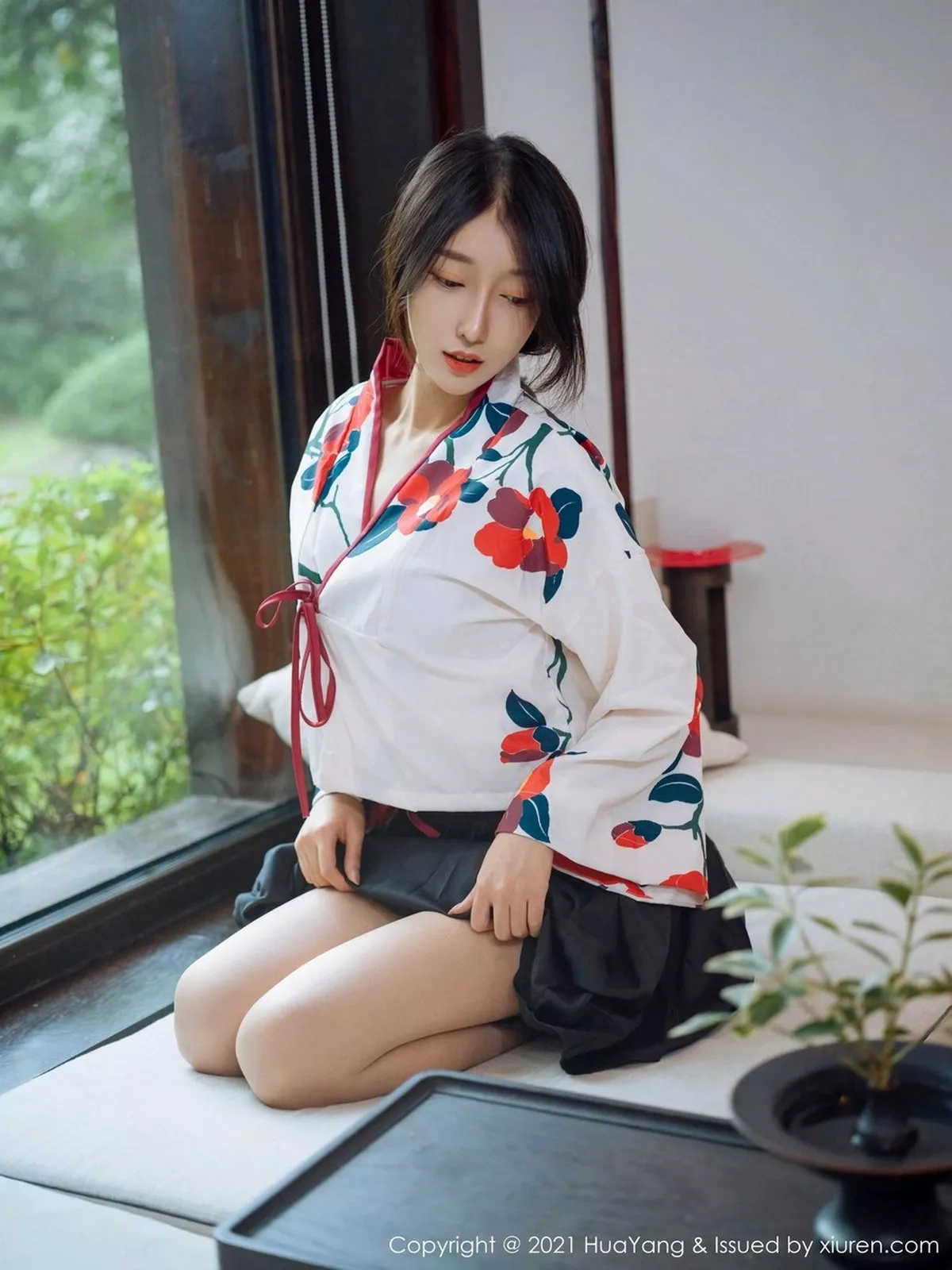 秀人集.com_[HuaYang花漾]Vol.347_模特玥儿玥er杭州旅拍古典和服下超薄肉丝裤袜秀翘臀诱惑写真43P