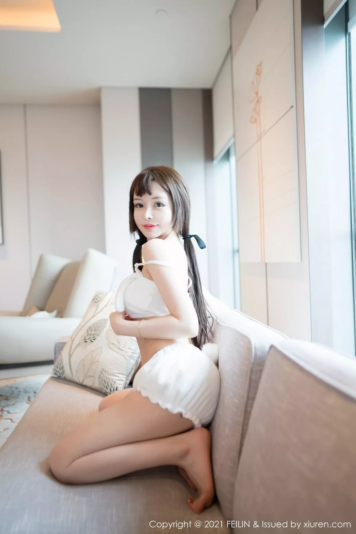 秀人集.com_[FeiLin嗲囡囡]VOL.365_嫩模哩哩呀私房粉色卡通连体内衣秀完美身材迷人诱惑写真43P