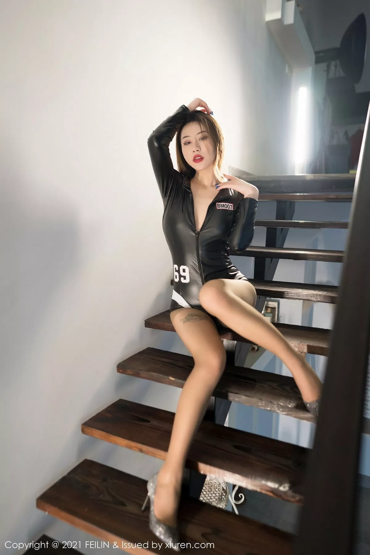 秀人集.com_[FeiLin嗲囡囡]VOL.366_嫩模张欣欣私房黑色皮衣情趣内衣秀美胸撩人诱惑写真39P