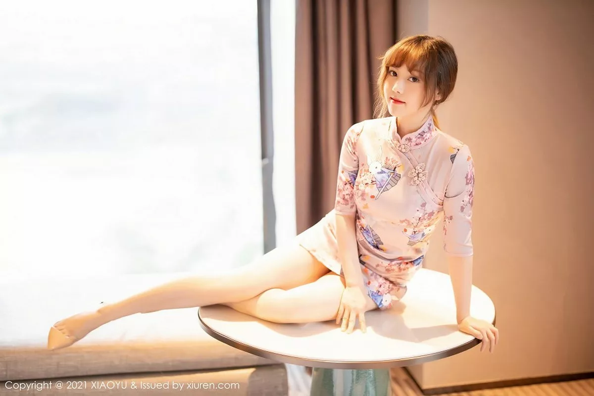秀人集.com_[XiaoYu画语界]Vol.448_嫩模豆瓣酱私房韵味旗袍半脱露丰满身材豪乳翘臀诱惑写真48P