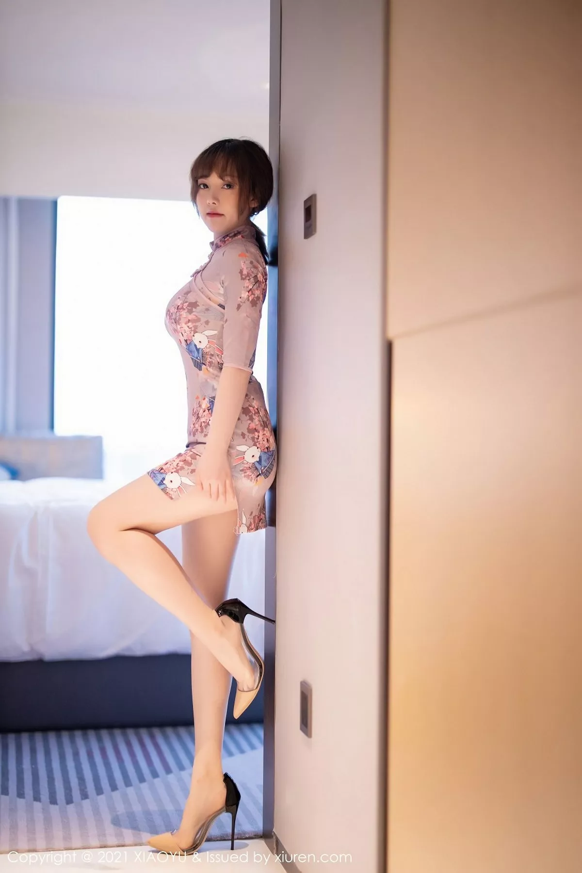 秀人集.com_[XiaoYu画语界]Vol.448_嫩模豆瓣酱私房韵味旗袍半脱露丰满身材豪乳翘臀诱惑写真48P