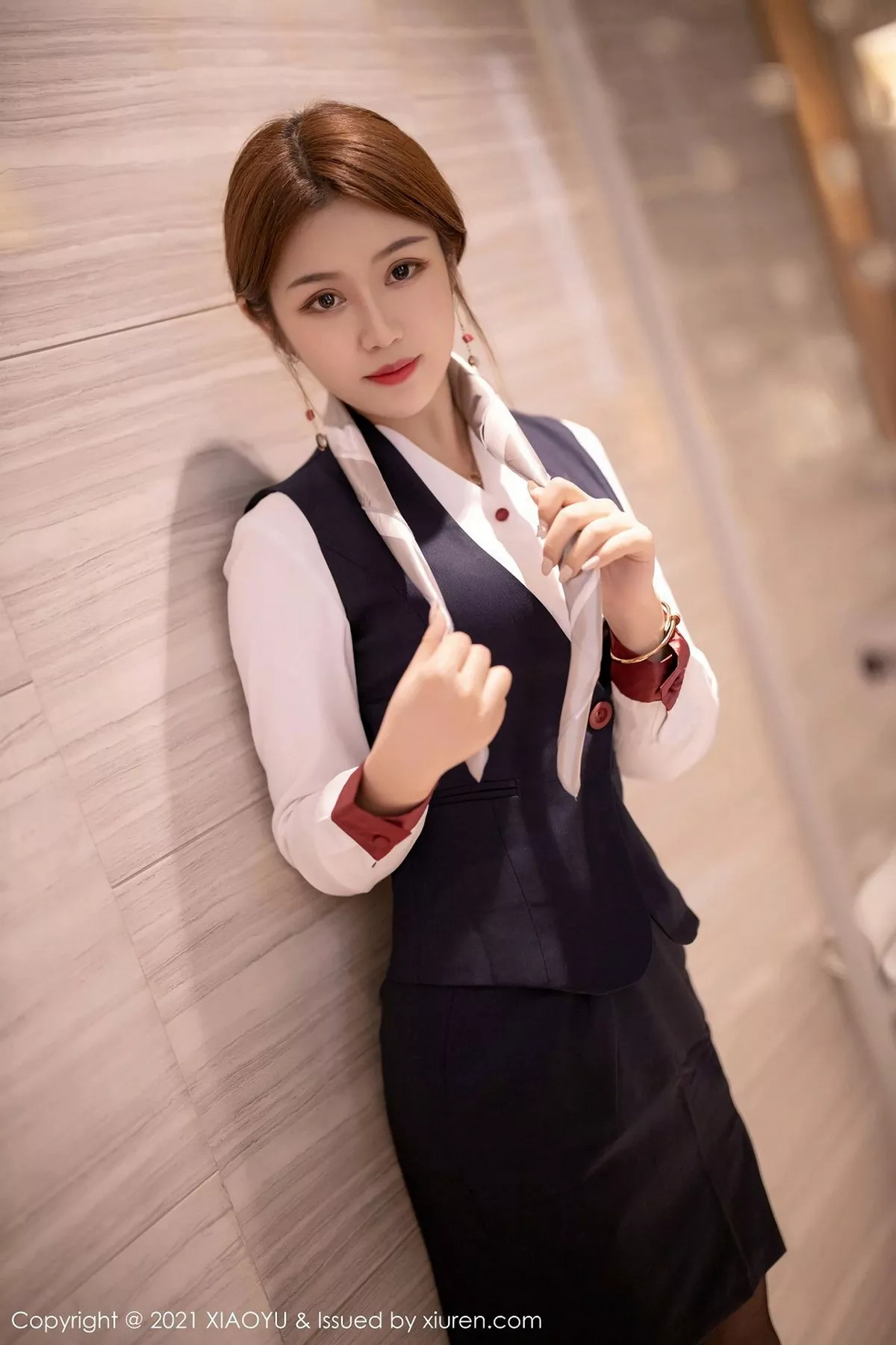 秀人集.com_[XiaoYu画语界]Vol.449_嫩模梦梵经典空乘制服半脱露红色内衣蕾丝吊袜撩人诱惑写真77P