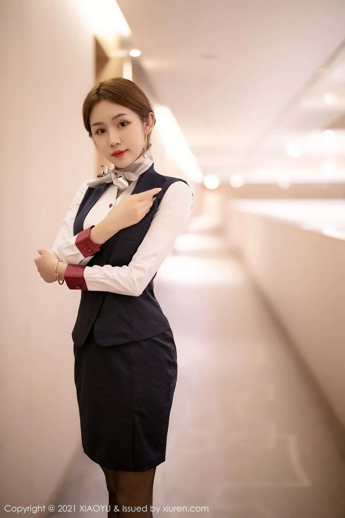 秀人集.com_[XiaoYu画语界]Vol.449_嫩模梦梵经典空乘制服半脱露红色内衣蕾丝吊袜撩人诱惑写真77P