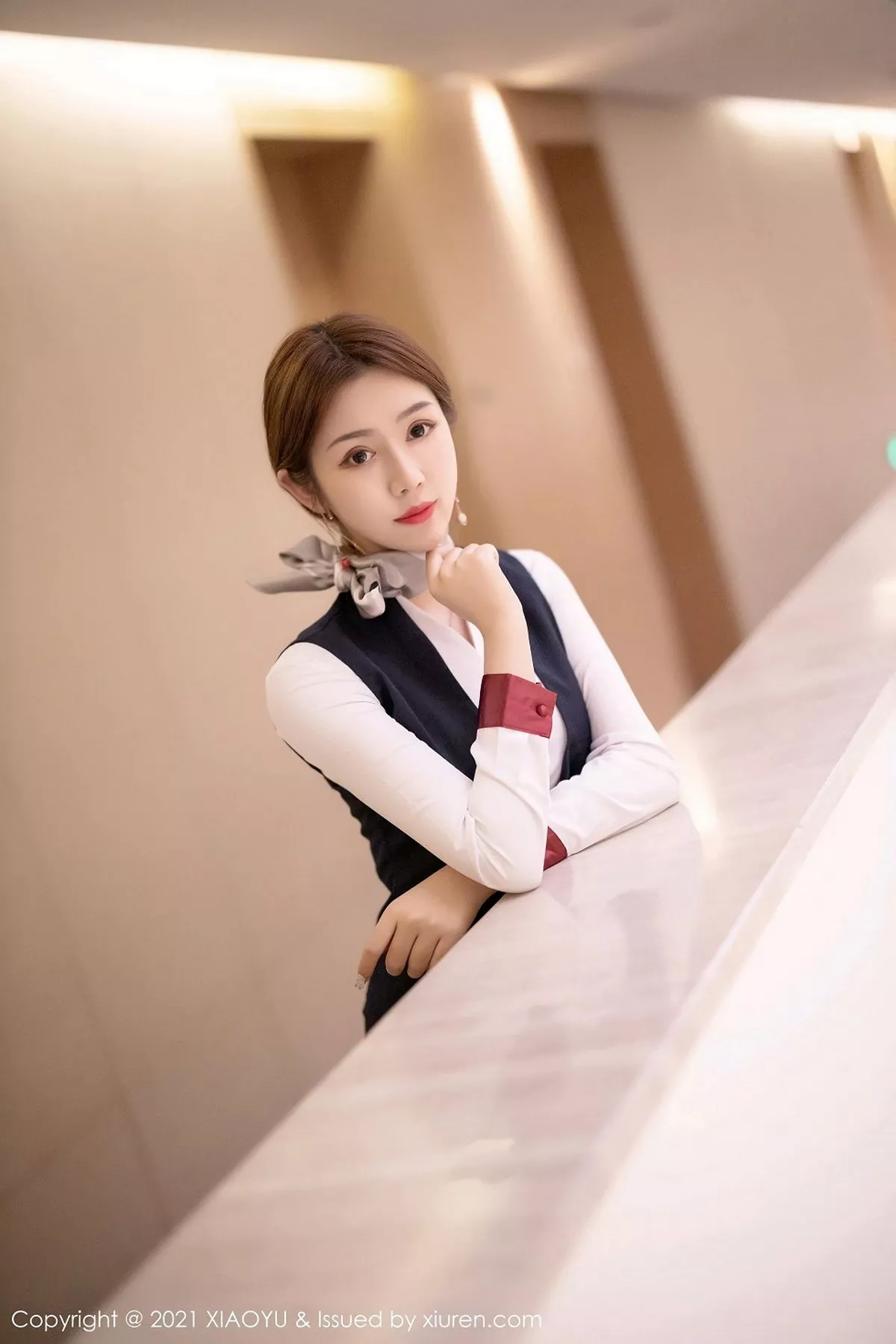 秀人集.com_[XiaoYu画语界]Vol.449_嫩模梦梵经典空乘制服半脱露红色内衣蕾丝吊袜撩人诱惑写真77P