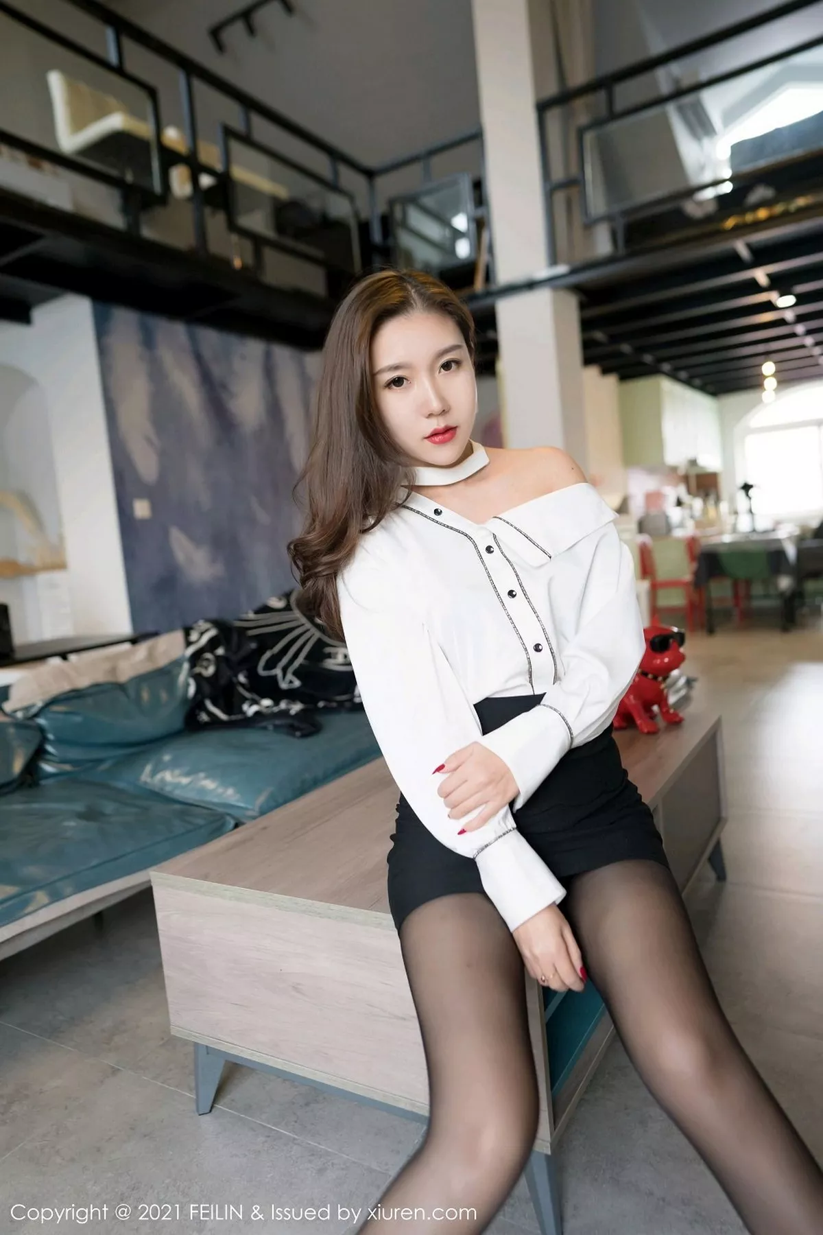 秀人集.com_[FeiLin嗲囡囡]VOL.367_嫩模艾静香职场制服主题无内黑丝裤袜秀翘臀屁沟诱惑写真40P