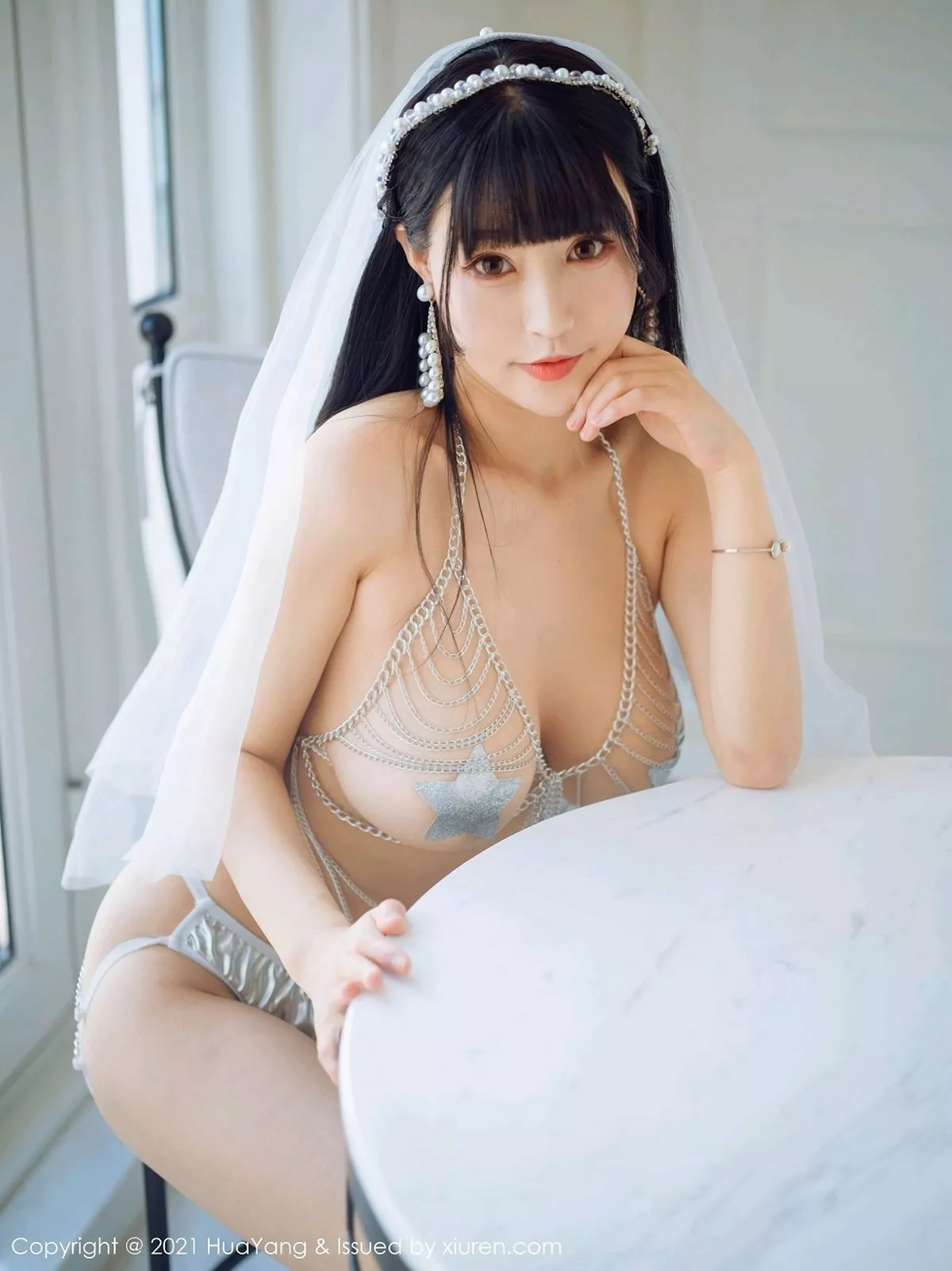 秀人集.com_[HuaYang花漾]Vol.352_女神朱可儿Flower厦门旅拍情趣婚纱金缕衣露傲人豪乳诱惑写真62P