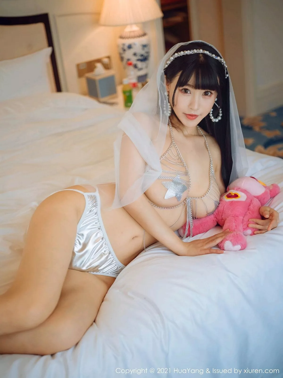 秀人集.com_[HuaYang花漾]Vol.352_女神朱可儿Flower厦门旅拍情趣婚纱金缕衣露傲人豪乳诱惑写真62P