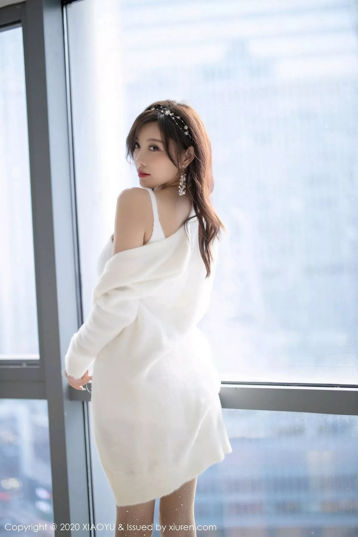 秀人集.com_[XiaoYu画语界]Vol.437_女神杨晨晨sugar圣诞主题白色绒毛内衣配白丝网袜诱惑写真74P