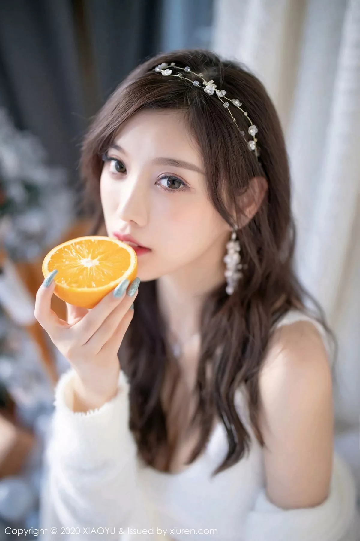 秀人集.com_[XiaoYu画语界]Vol.437_女神杨晨晨sugar圣诞主题白色绒毛内衣配白丝网袜诱惑写真74P