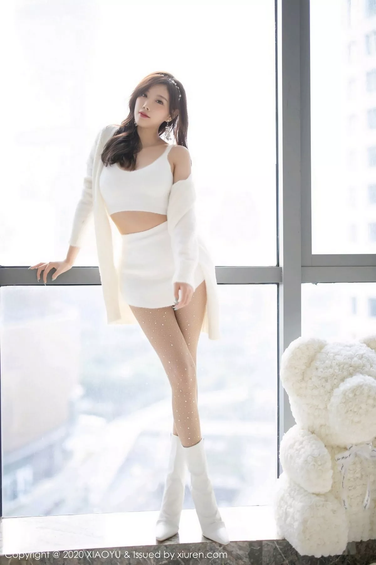 秀人集.com_[XiaoYu画语界]Vol.437_女神杨晨晨sugar圣诞主题白色绒毛内衣配白丝网袜诱惑写真74P