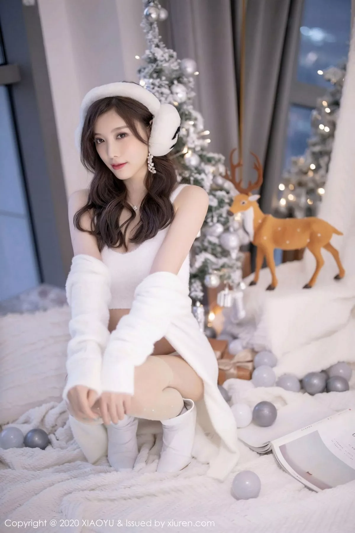 秀人集.com_[XiaoYu画语界]Vol.437_女神杨晨晨sugar圣诞主题白色绒毛内衣配白丝网袜诱惑写真74P