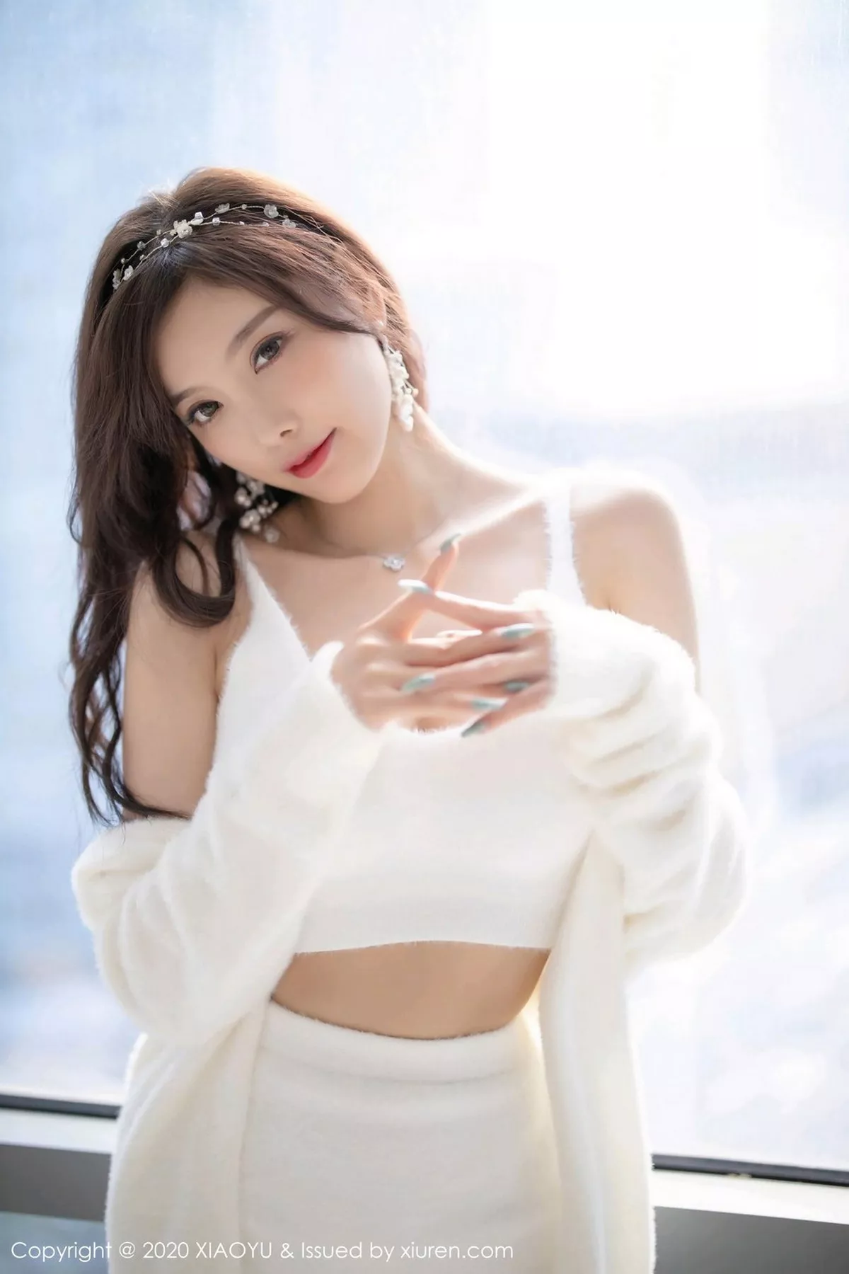 秀人集.com_[XiaoYu画语界]Vol.437_女神杨晨晨sugar圣诞主题白色绒毛内衣配白丝网袜诱惑写真74P