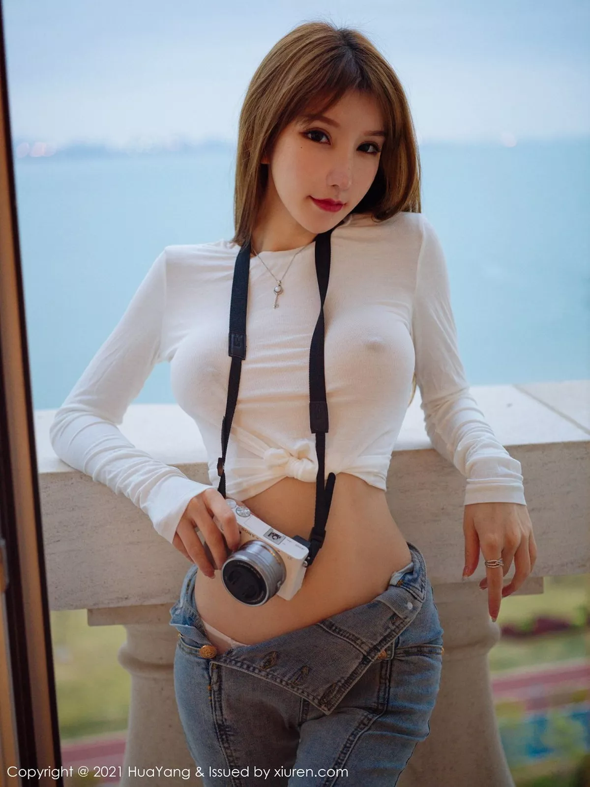 秀人集.com_[HuaYang花漾]Vol.357_女神周于希Sandy厦门旅拍薄透白色T真空激凸撩人诱惑写真71P