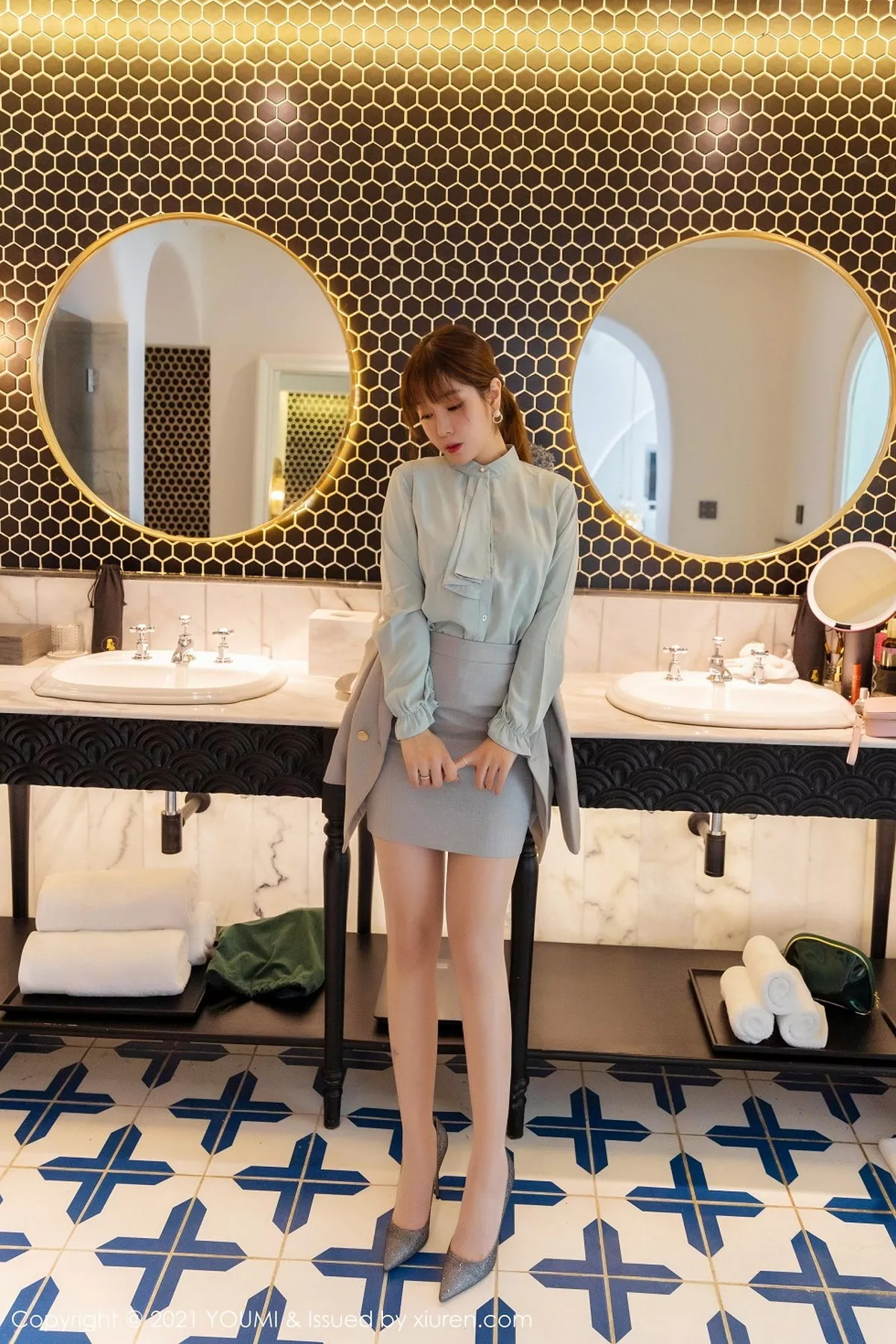 秀人集.com_[YouMi尤蜜荟]Vol.592_女神王雨纯大理旅拍私人管家剧情床上半脱露火辣身材诱惑写真145P