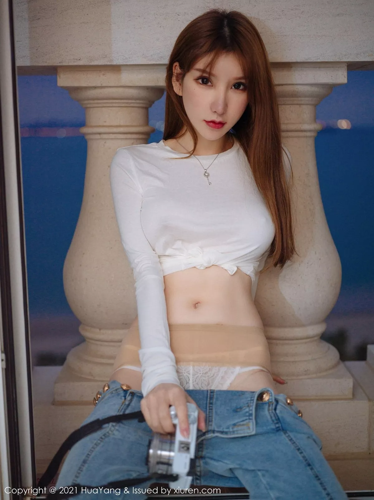 秀人集.com_[HuaYang花漾]Vol.357_女神周于希Sandy厦门旅拍薄透白色T真空激凸撩人诱惑写真71P