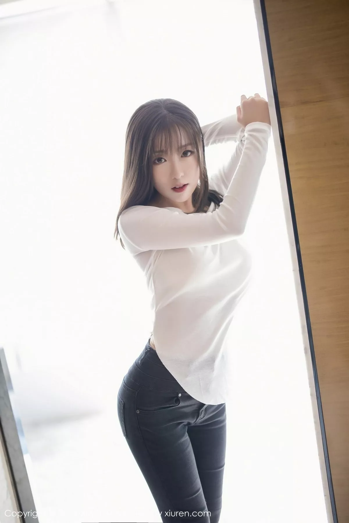 秀人集.com_[XiaoYu画语界]Vol.458_嫩模蜜桃酱私房脱紧身牛仔裤露无内肉丝裤袜秀翘臀诱惑写真62P