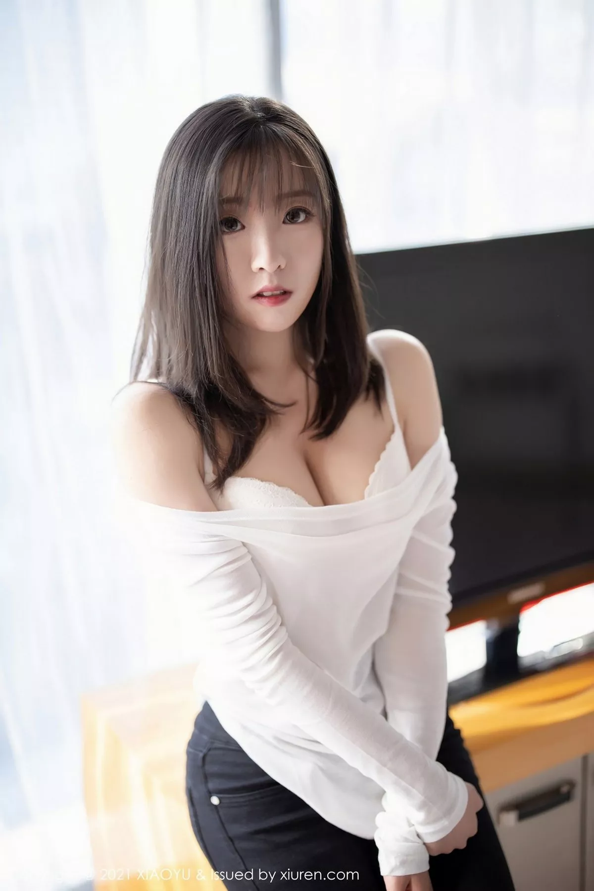 秀人集.com_[XiaoYu画语界]Vol.458_嫩模蜜桃酱私房脱紧身牛仔裤露无内肉丝裤袜秀翘臀诱惑写真62P