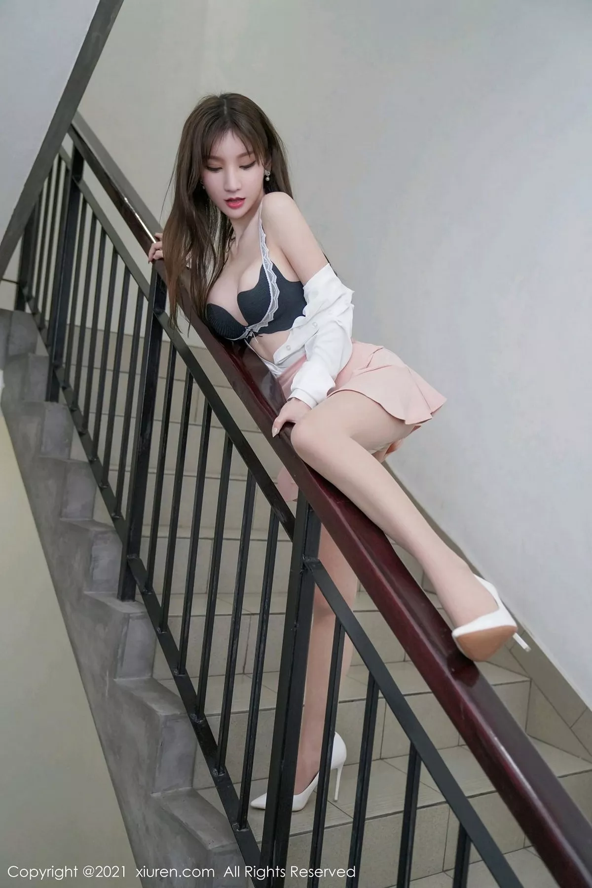 秀人集.com_[XiuRen秀人网]No.3046_女神周于希Sandy办公室前台主题粉色短裙下薄透肉丝诱惑写真100P