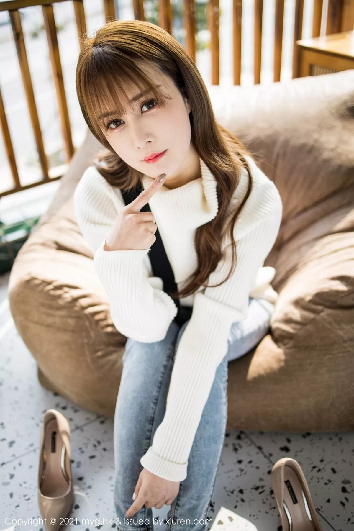 秀人集.com_[MyGirl美媛馆]Vol.487_嫩模小兜儿脱飒爽牛仔裤露无内黑丝裤袜秀翘臀极致魅惑写真78P