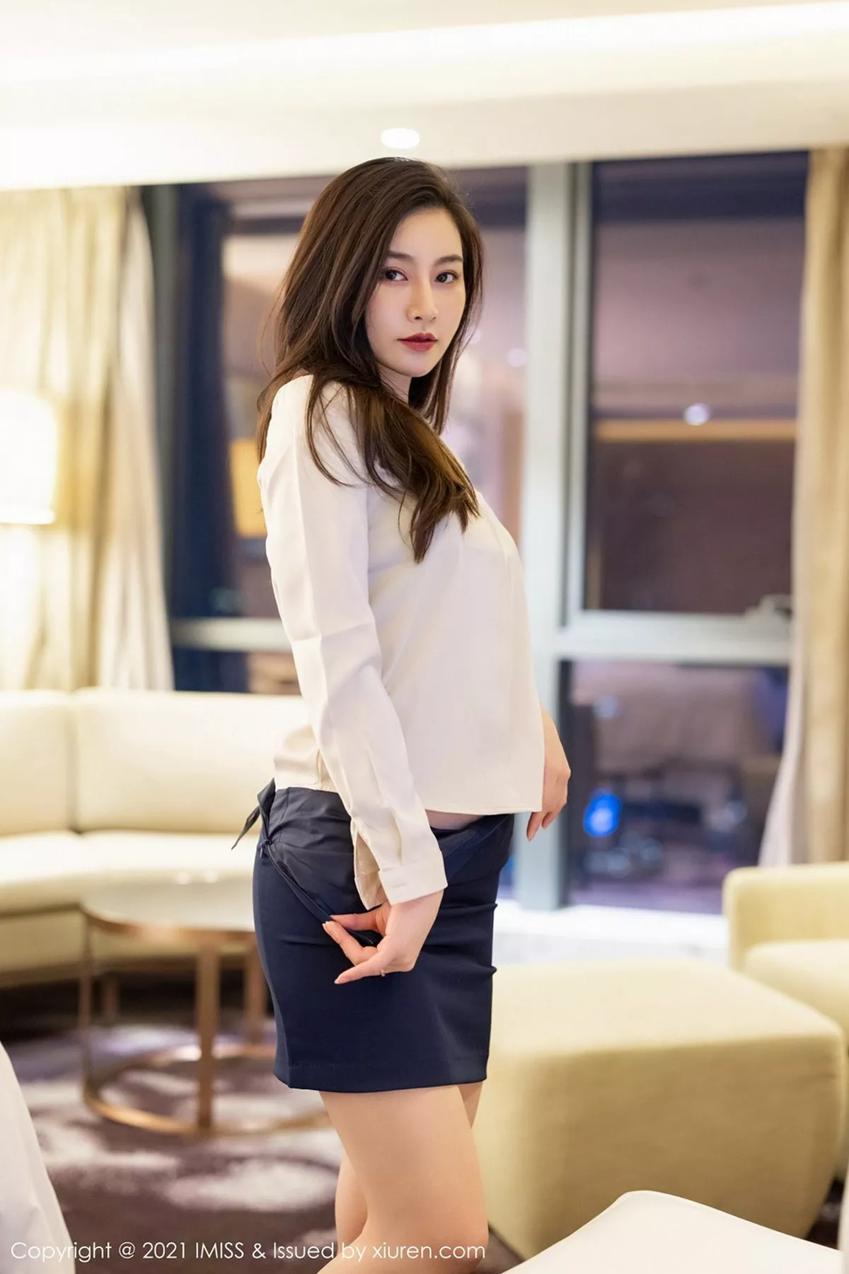 秀人集.com_[IMISS爱蜜社]Vol.549_气质美女Vanessa短裙下性感黑丝裤袜秀美腿迷人诱惑写真53P