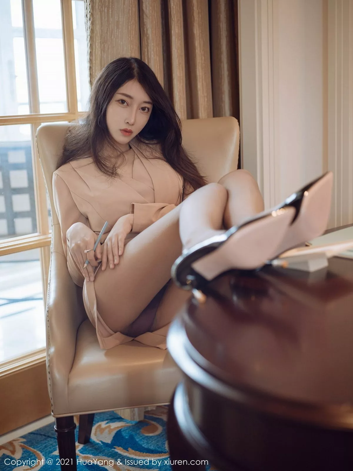 秀人集.com_[HuaYang花漾]Vol.364_丽质美人玥儿玥er厦门旅拍暖色调服饰配肉丝裤袜诱惑写真62P