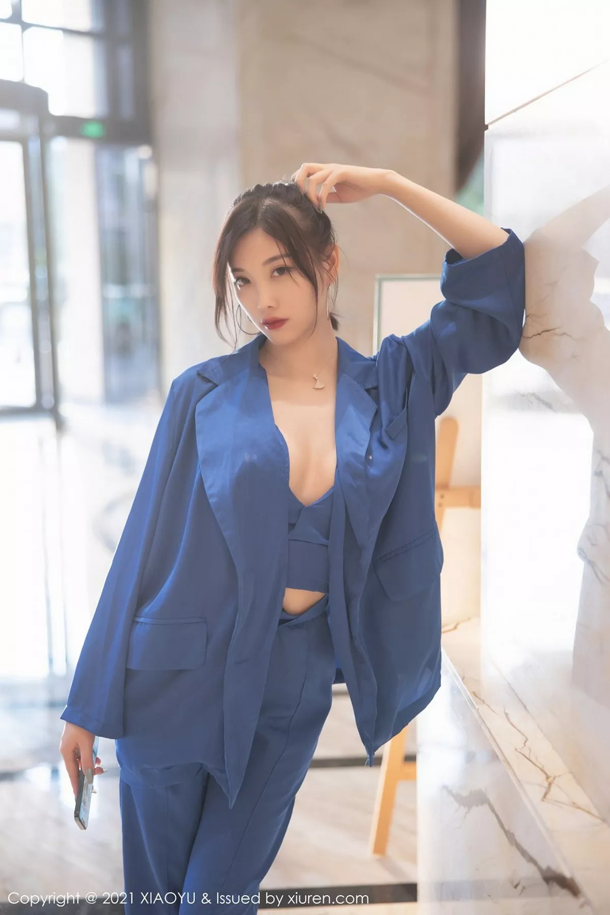 秀人集.com_[XiaoYu画语界]Vol.467_女神杨晨晨sugar私房旅拍蓝色西装下丝质吊带配蕾丝内裤诱惑写真98P
