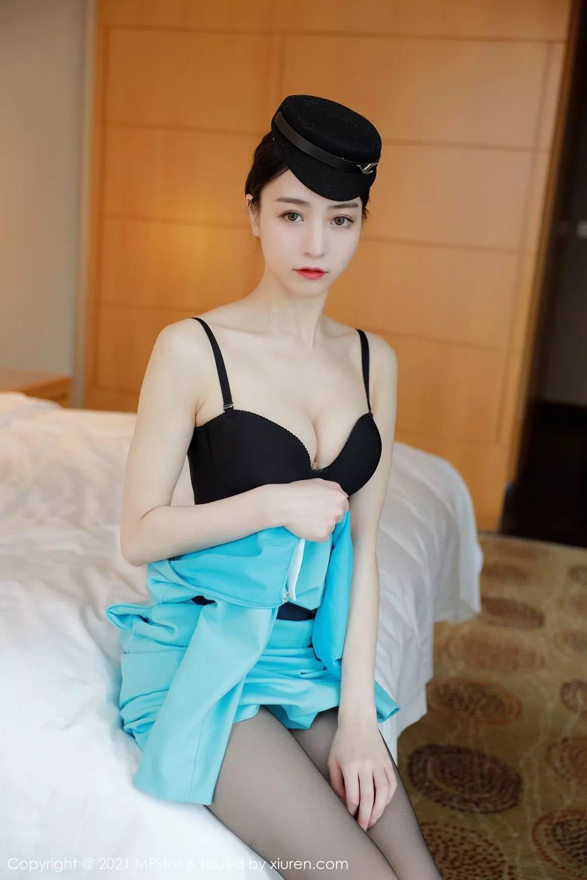 秀人集.com_[MFStar模范学院]Vol.455_嫩模水水er私房脱典雅空姐制服露黑丝裤袜秀翘臀诱惑写真68P