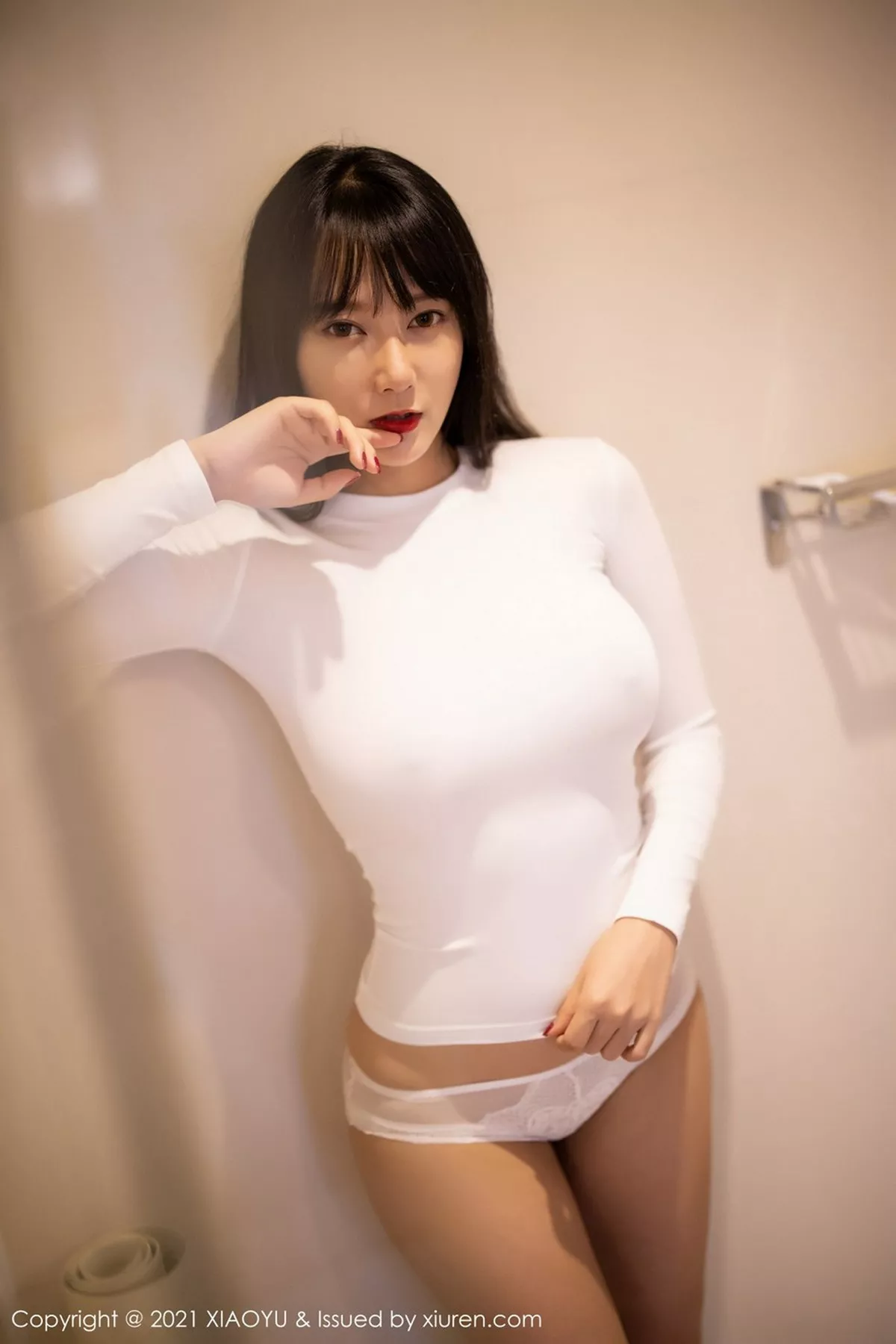 秀人集.com_[XiaoYu画语界]Vol.454_嫩模何嘉颖私房明亮浴室白色真空服饰配透视内裤诱惑写真62P