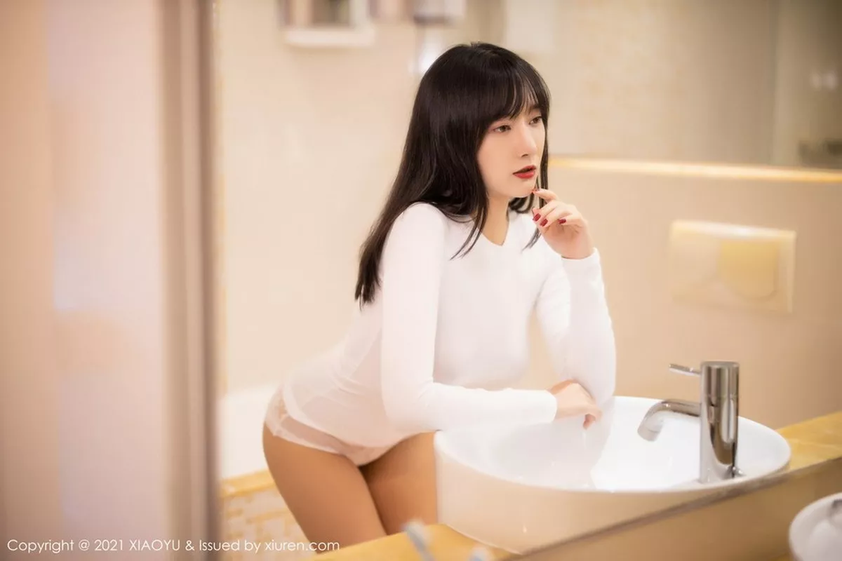 秀人集.com_[XiaoYu画语界]Vol.454_嫩模何嘉颖私房明亮浴室白色真空服饰配透视内裤诱惑写真62P