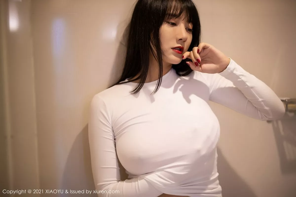 秀人集.com_[XiaoYu画语界]Vol.454_嫩模何嘉颖私房明亮浴室白色真空服饰配透视内裤诱惑写真62P
