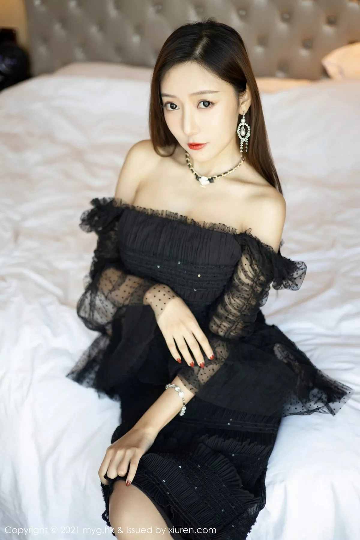 秀人集.com_[MyGirl美媛馆]Vol.482_女神王馨瑶yanni古韵旗袍+粉色华丽礼裙秀完美身材诱惑写真63P