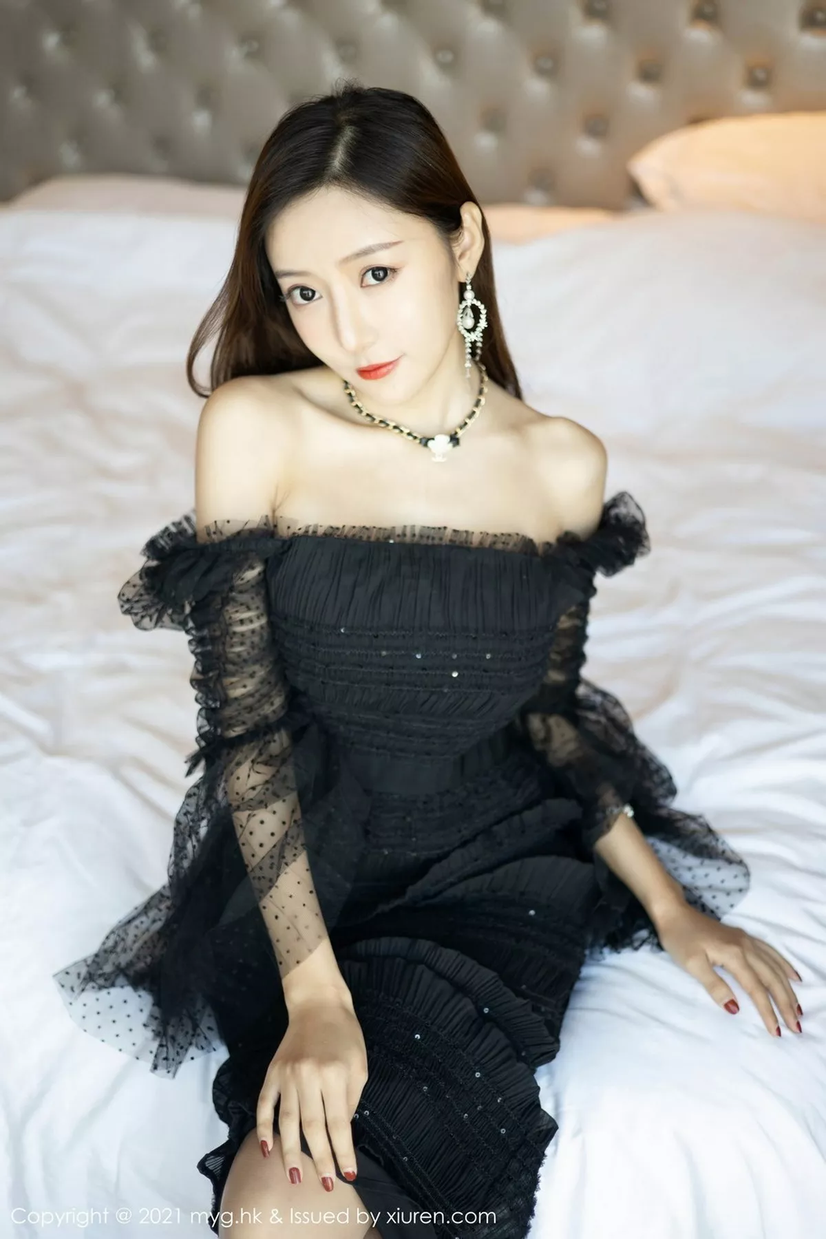 秀人集.com_[MyGirl美媛馆]Vol.482_女神王馨瑶yanni古韵旗袍+粉色华丽礼裙秀完美身材诱惑写真63P