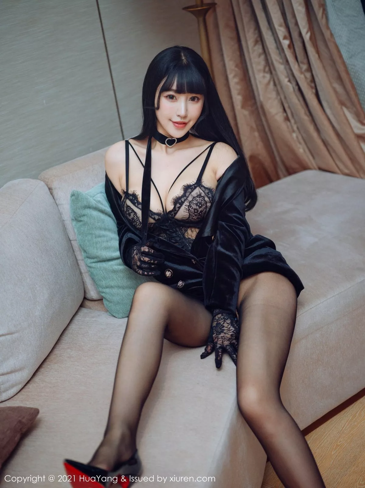 秀人集.com_[HuaYang花漾]Vol.355_女神朱可儿Flower厦门旅拍私房黑色蕾丝情趣内衣惹火诱惑写真51P