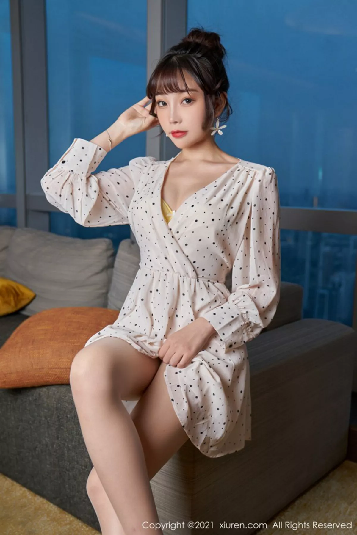 秀人集.com_[XiuRen秀人网]No.3145_女神芝芝Booty私房脱碎花裙露黄色内衣绝佳身材惹火诱惑写真67P