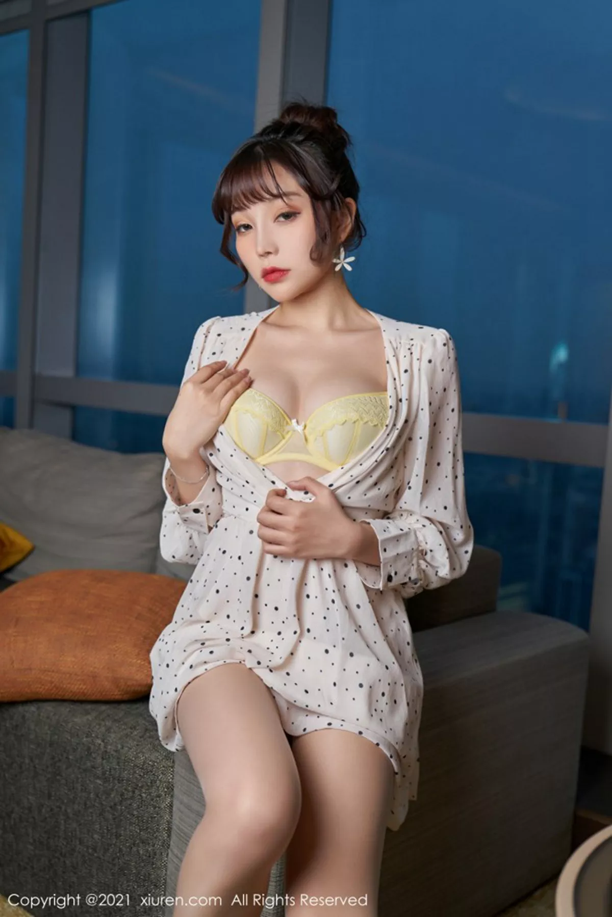 秀人集.com_[XiuRen秀人网]No.3145_女神芝芝Booty私房脱碎花裙露黄色内衣绝佳身材惹火诱惑写真67P