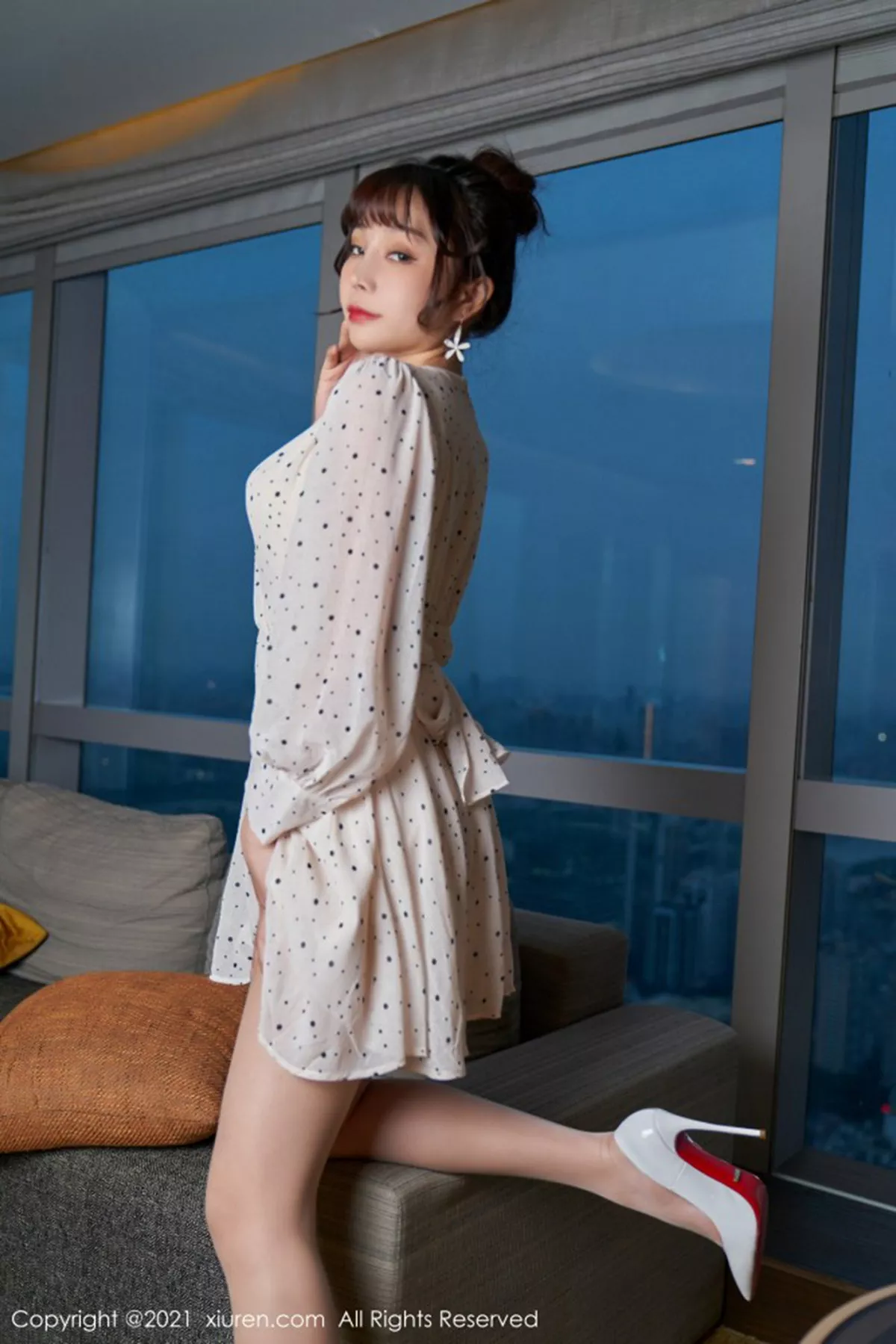 秀人集.com_[XiuRen秀人网]No.3145_女神芝芝Booty私房脱碎花裙露黄色内衣绝佳身材惹火诱惑写真67P