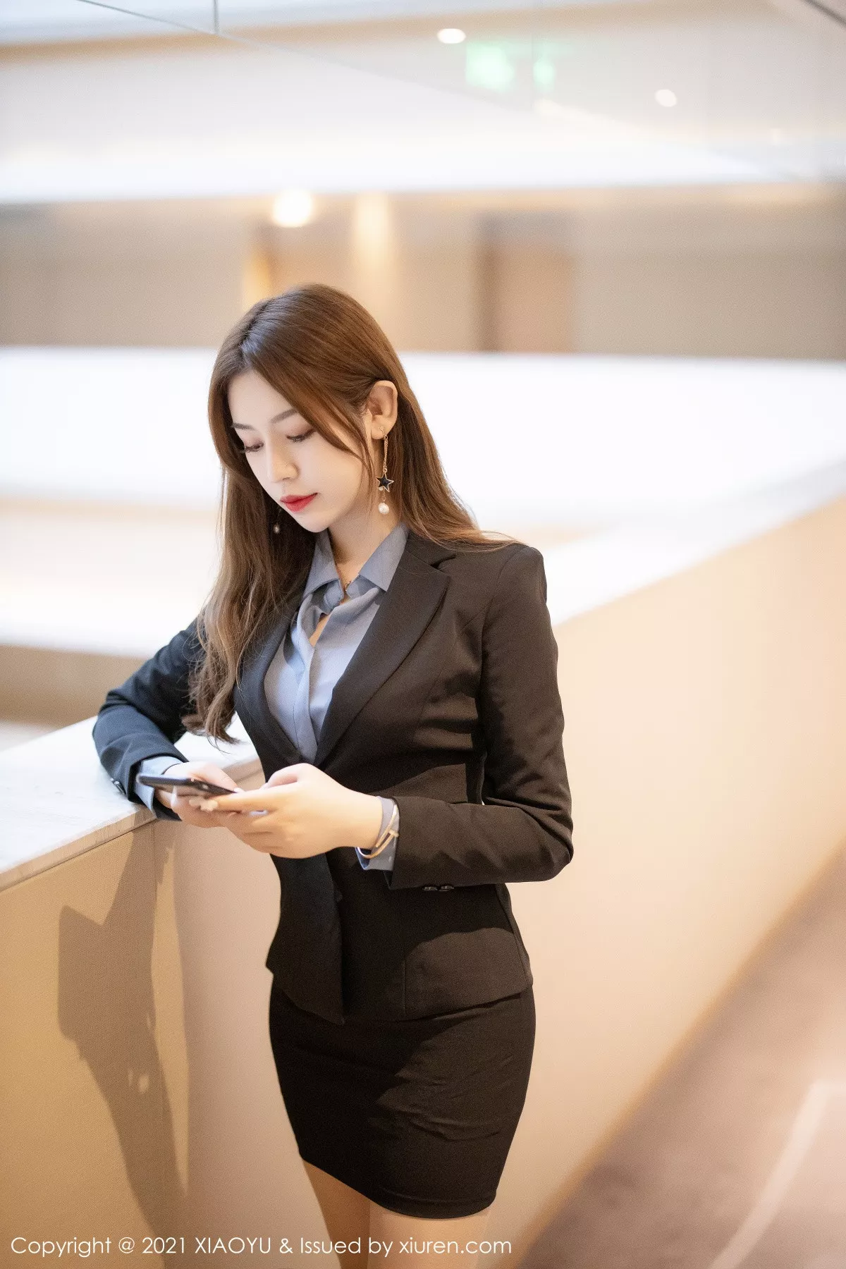 秀人集.com_[XiaoYu画语界]Vol.480_嫩模梦梵职场OL制服私房脱黑短裙露无内肉丝裤袜诱惑写真60P