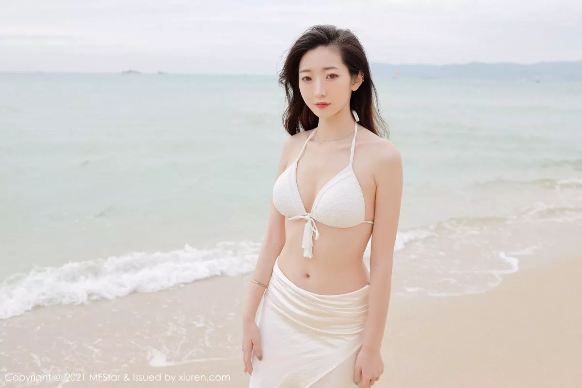 秀人集.com_[MFStar模范学院]Vol.464_嫩模安琪Yee三亚旅拍海边沙滩白色比基尼秀完美身材诱惑写真51P