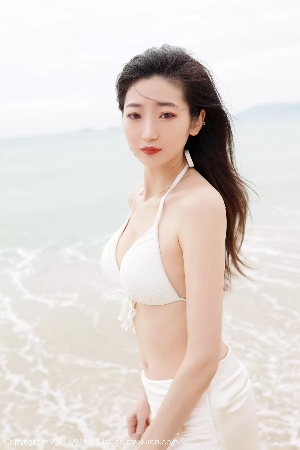 秀人集.com_[MFStar模范学院]Vol.464_嫩模安琪Yee三亚旅拍海边沙滩白色比基尼秀完美身材诱惑写真51P